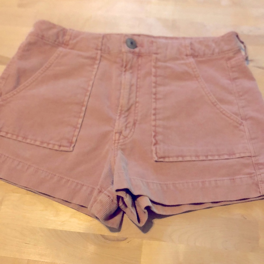 AE Shorts - Picture 2 of 3